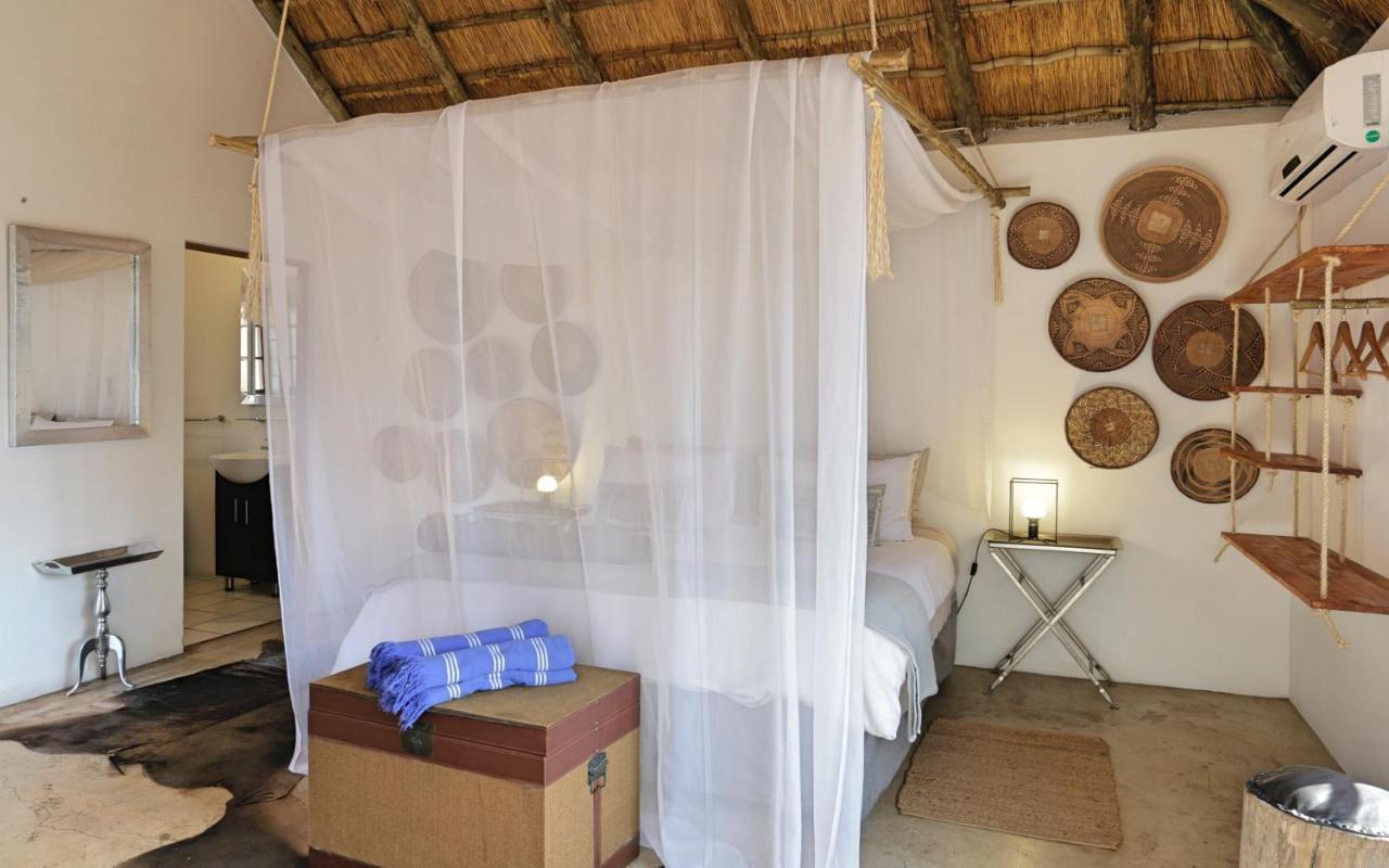 Tusk Bush Lodge Marloth Park Eksteriør billede