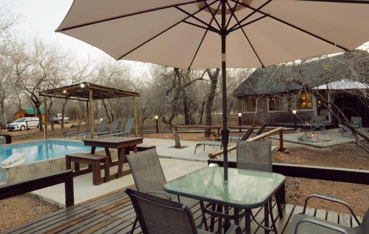 Tusk Bush Lodge Marloth Park Eksteriør billede