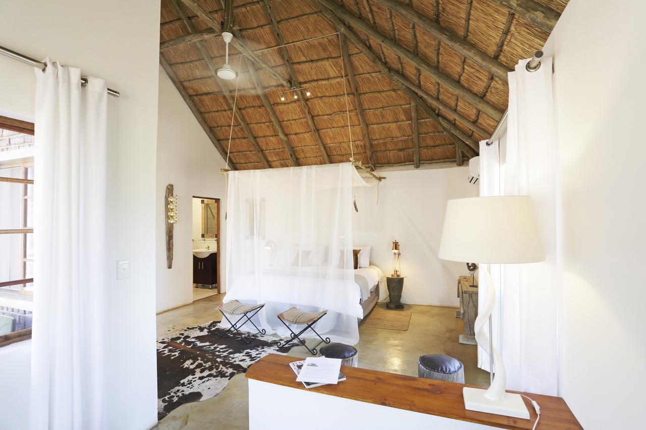 Tusk Bush Lodge Marloth Park Eksteriør billede