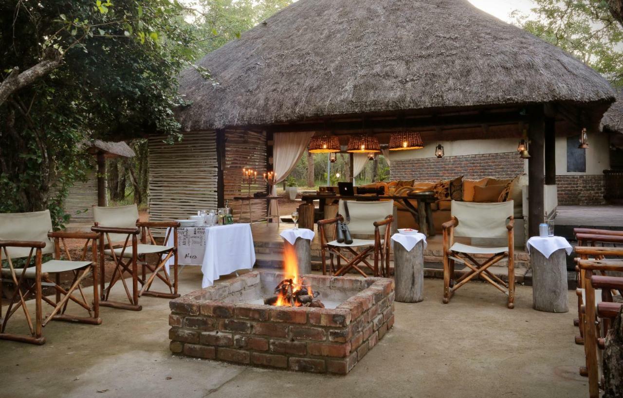 Tusk Bush Lodge Marloth Park Eksteriør billede